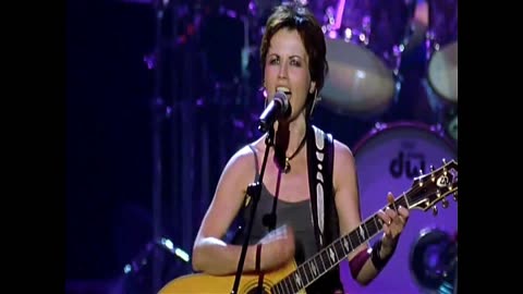 The Icicle Melts - The Cranberries (live)