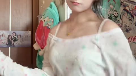 Off-white Dress Lively Gentle Dance | Daily Beauty EP 1344