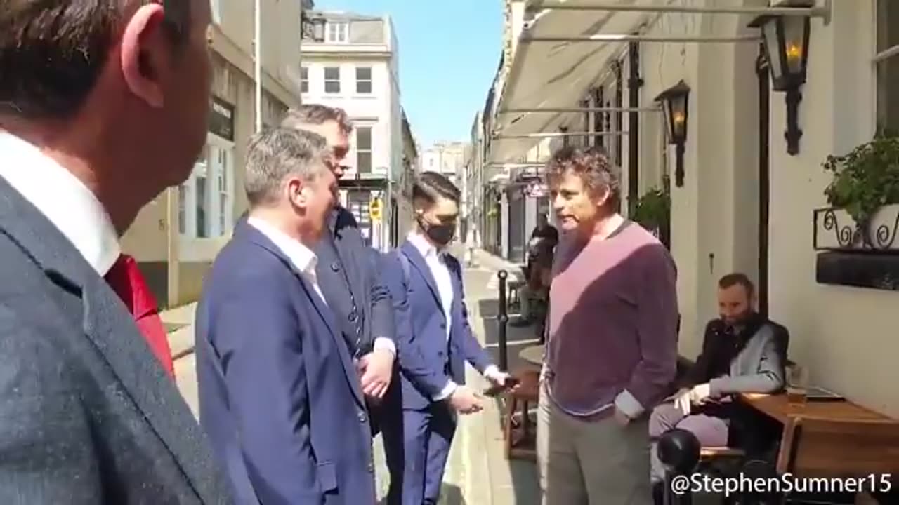 ICYMI: Keir Starmer being thrown out of a British pub