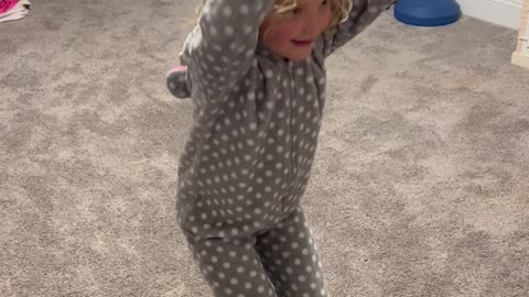 6-Year-Old Teaches Herself How to Do a Back Handspring