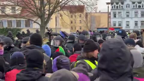 12,000 Masked and Armed “Anti” Fascists Attack AfD Convention in Germany