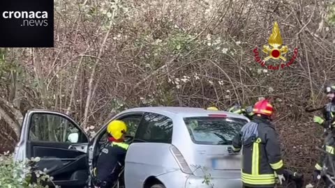 Anziano scomparso, il video del recupero con l'elicottero dei Vigili del Fuoco a Senise (Potenza)