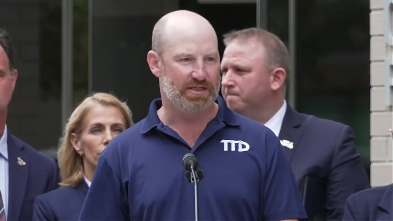 Union leaders hold presser on impact of government shutdown - October 8, 2025