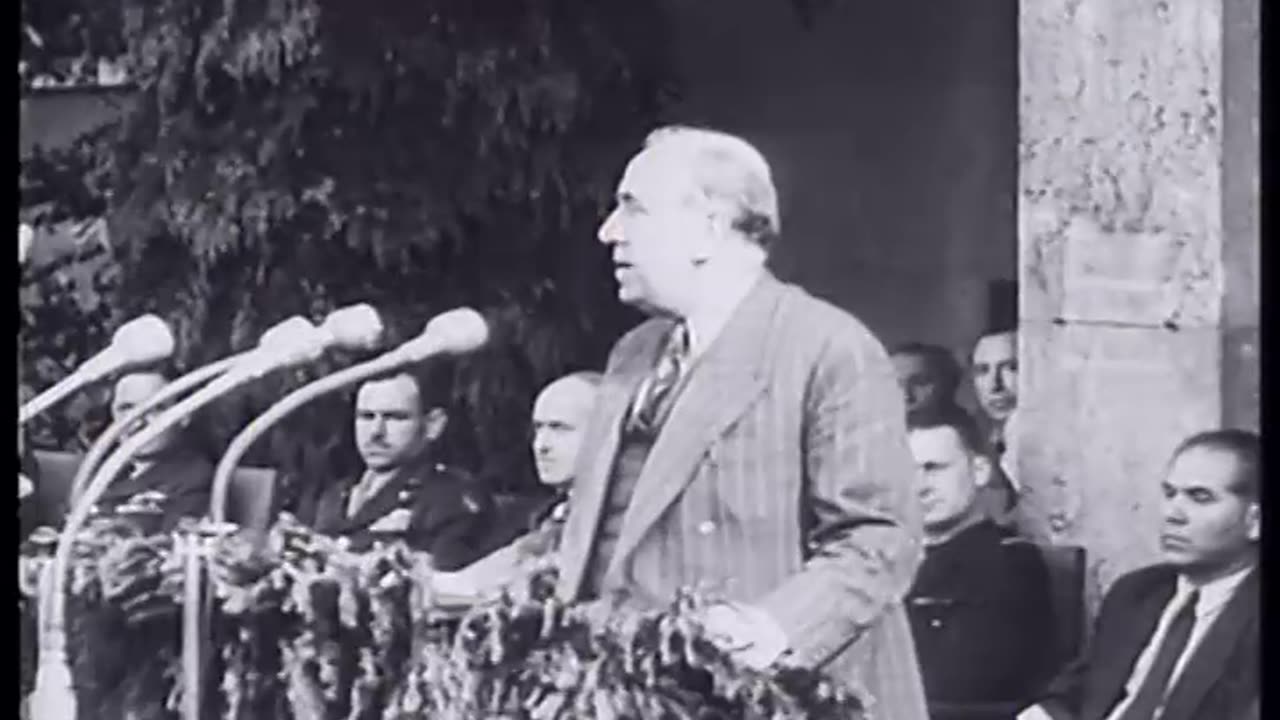 WORLD IN FILM. Issu... - WORLD IN FILM. Issue no. 212, BERLIN AFTER THE BLOCKADE ; WO - 111-adc-7828