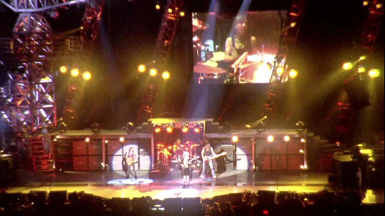 Shoot To Thrill - AC⚡DC (live)