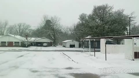 MORE SNOWFALL IN PARIS, TX Early Afternoon 1/9/25