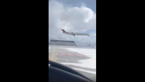 Video shows jet crashing in Toronto