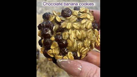 NO SUGAR ADDED chocolate banana cookies. Protein bites #protein #recipes #zerosugar #cookies #oats