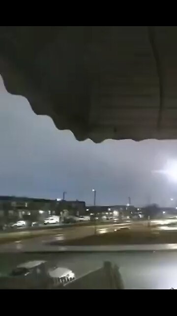 Breaking now :Another Plane - divebomb into Philadelphia