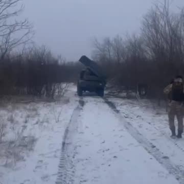 New Footage from Ukrainian Grad Crew Firing into Russian Lines