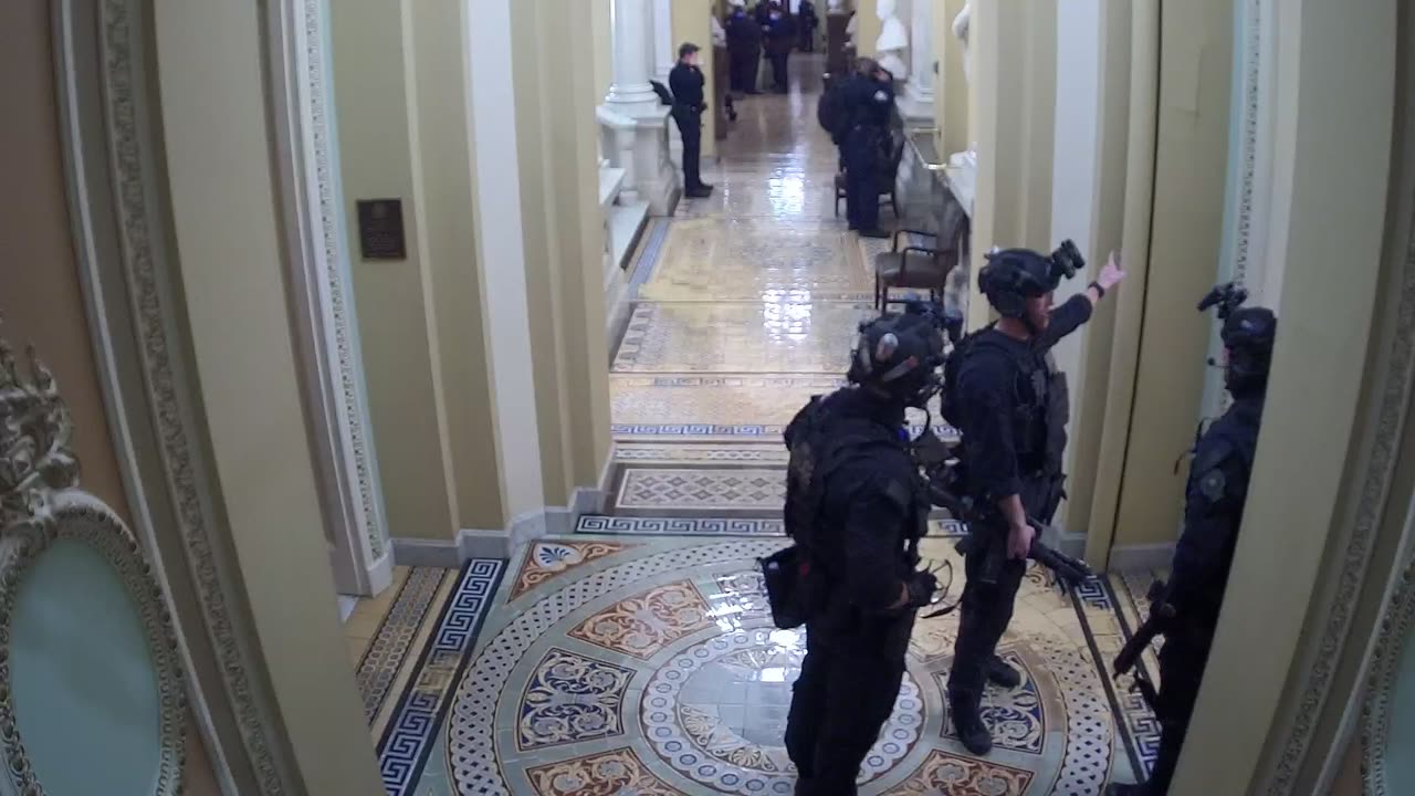 0205USCS02WestStairsnearS221_2021-01-06_19h40min02s027ms.mp4