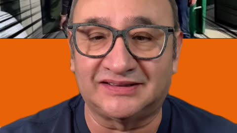 KRISTI NOEM CULPA A PRITZKER POR NO PODER USAR BAÑO