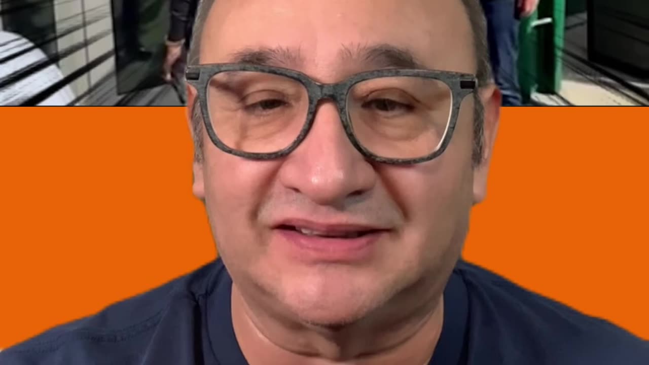 KRISTI NOEM CULPA A PRITZKER POR NO PODER USAR BAÑO