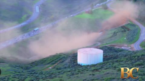 Gas leak outside Los Angeles shuts down major highway