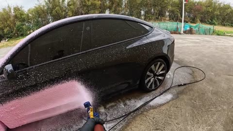 Look at sprayers gun design