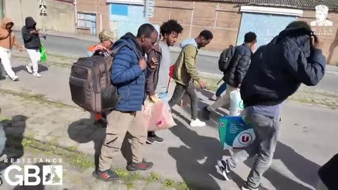 Army of HUNDREDS of Calais Migrants GLOAT About Invading Britain