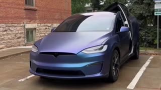 Amazing: The Tesla Model X doors will barely break an egg 😳🥚
