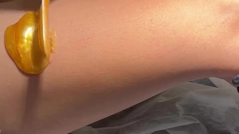 Leg Waxing with Sexy Smooth Golden Allure Hard Wax | @skin_by_pris