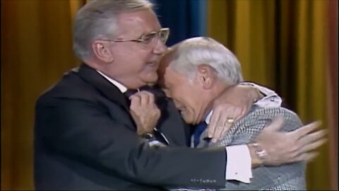 Johnny Carson Breaks All - Time Record for Most Laughs, 4192!!!! #johnnycarson #tonightshow