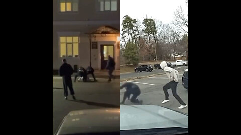 Detención de una persona con un cuchillo en Rusia y EE.UU.