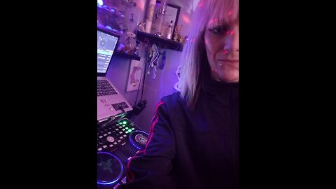 SarahLynn DJ-"Bringin' Bangin' Bedroom Beatz"