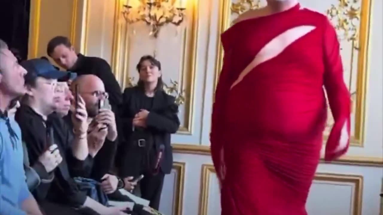 La semana de la moda sorprende por sus “rarezas” en París