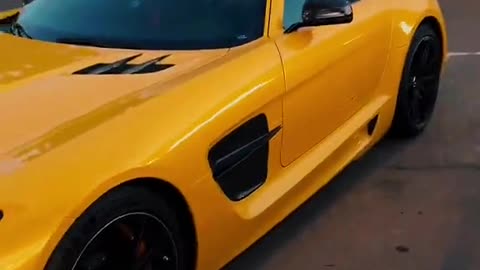 💨🔴 Speed and Luxury Combined: Bugatti Chiron in Action! | LuxurySportsCars