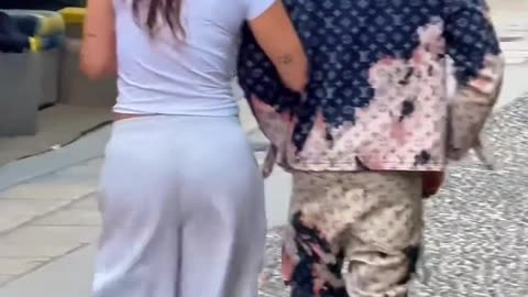 I take a picture with her😉🤩