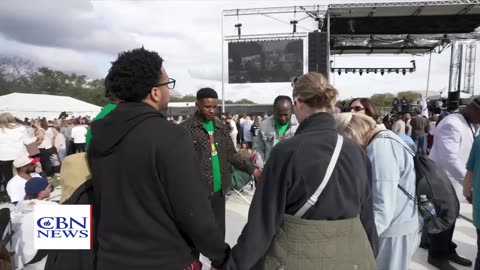 CBN News: Christians Fill Mile-Long Communion Table on National Mall