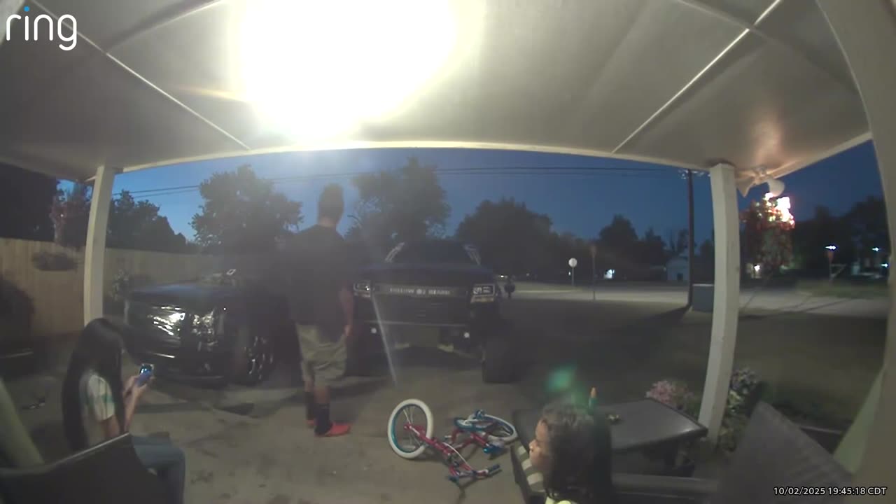 Two Young Girls Run to Safety After Kidnap Attempt