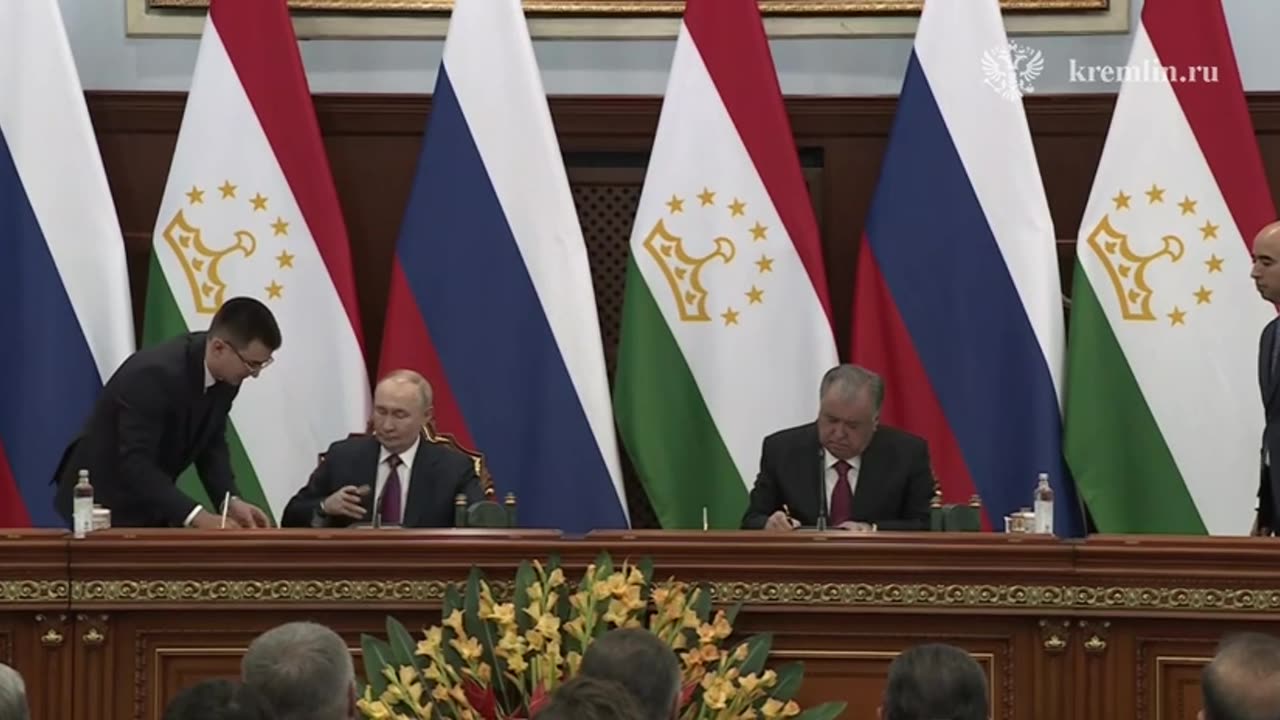 Президент России В.В.Путин и Президент Таджикистана Э.Ш.