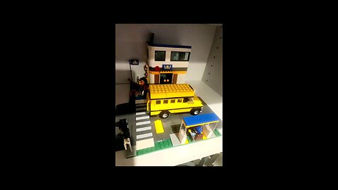 LEGO OF THE DAY! LEGO SCHOOL