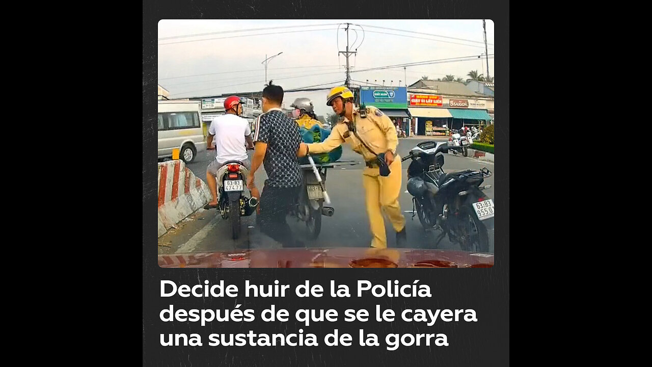 Un policía quiere obligarle a llevar casco y accidentalmente lo pilla con drogas