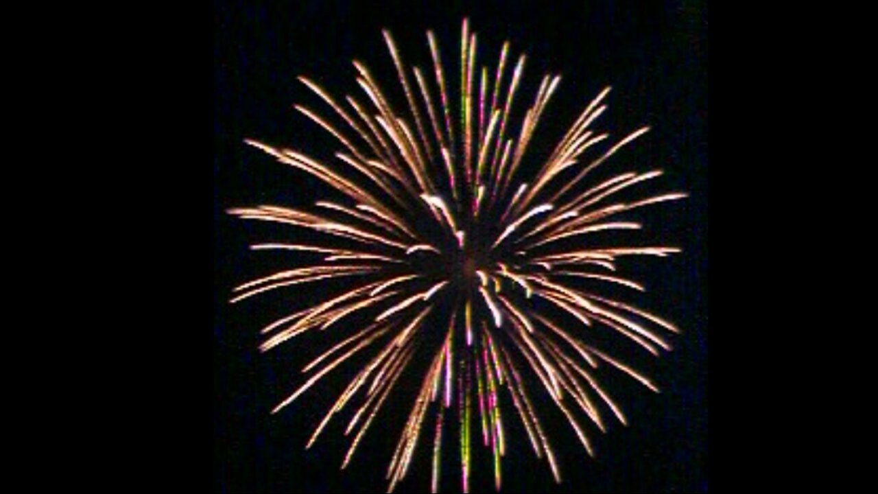 FIREWORKS ON NEW YEAR's EVE GOES WRONG