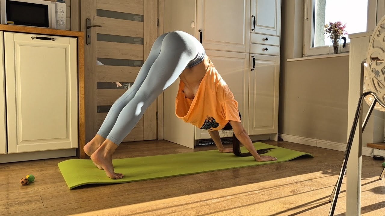 20 Minute Lower Body Yoga Flow | Hamstrings, Hips, & Groin