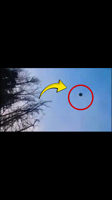 UFO Drohnen UAP wird über dem Teutoburger Wald von einem Eurofighter Typhoon Militärjet verfolgt