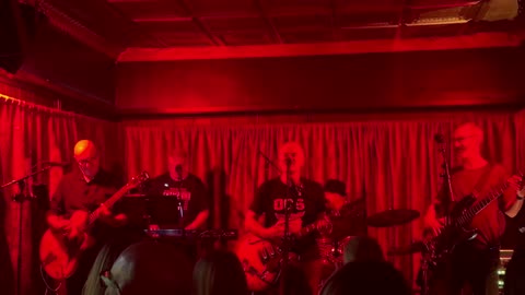 Friday I’m in Love (The Cure cover) ~ The DAD BEATS