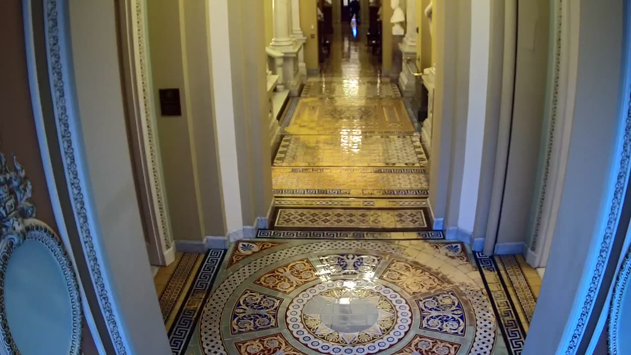 0205USCS02WestStairsnearS221_2021-01-06_08h00min01s433ms.mp4