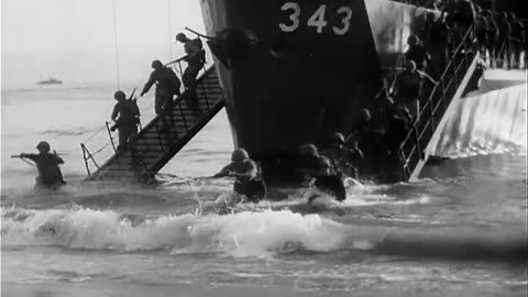LANDING OF MARINES AT CAPE GLOUCESTER - LANDING OF MARINES AT CAPE GLOUCESTER - 428-npc-4024
