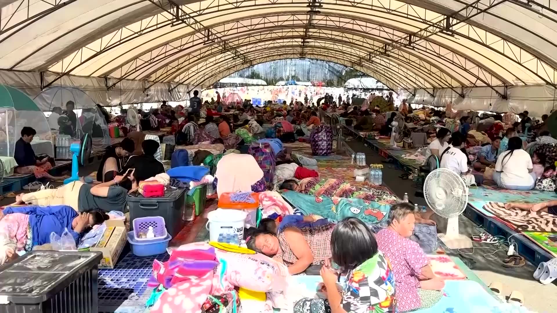 Thai-Cambodia border residents flee as fresh clashes erupt