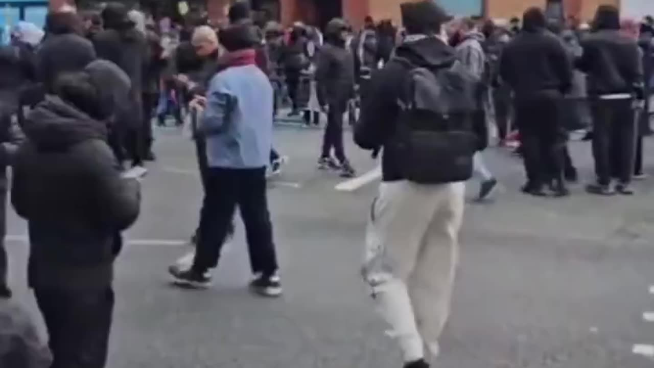 Al-Qaeda flags fly outside a mosque in East London, but that idiot Keir Starmer