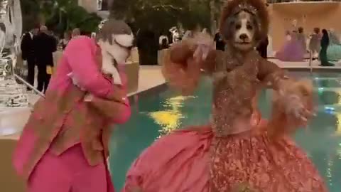 The ppl running the country are way creepier than you can imagine, this is happening at Mar-a-Lago: