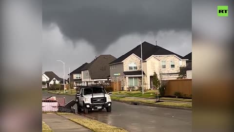 Deadly tornadoes ravage southern US states