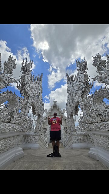 "One must go through Hell to enter Heaven" ( Silver Temple) - Wow 😎🛩🇹🇭