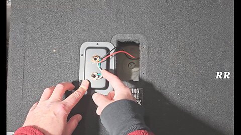 Wiring my 1 X 15" Bass Guitar Cabinet in Parallel with 2 jacks