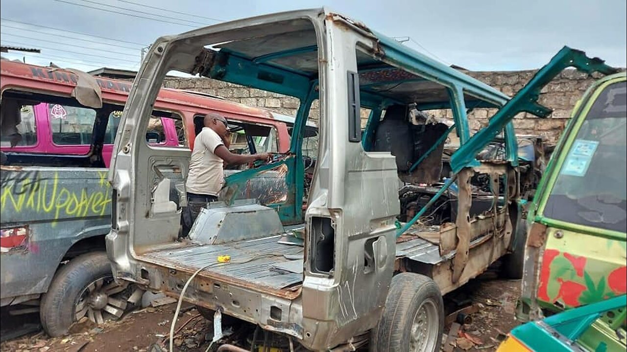 Handmade Passenger vans Manufacturing Factory || They make vans without power tools ||