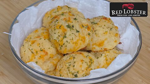 Homemade Red Lobster Cheddar Bay Biscuits