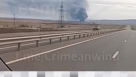 🔥 The marine oil terminal in Feodosiya has been burning for over two and a half days.