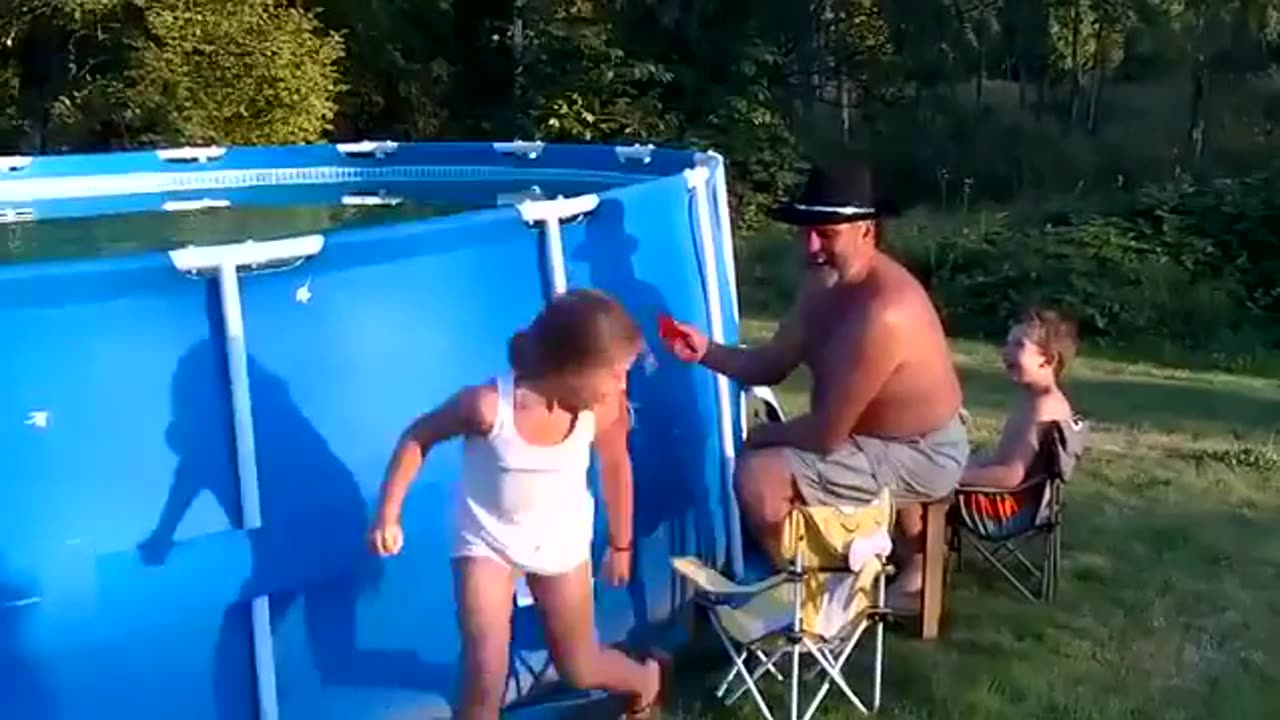 How To Empty Swimming Pool Redneck Style ¦ AFV (360p_30fps_H264-128kbit_AAC)