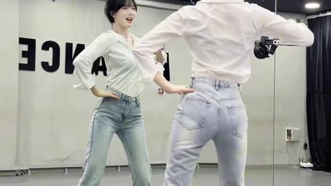 Elegant Pale Blue Denim Pants Pulsating Hip Hop Dance | Daily Beauty EP 1387